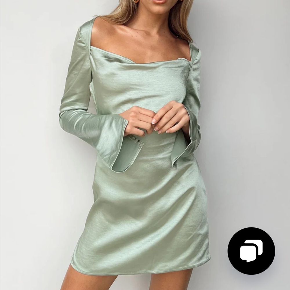 Backless Satin Mini - Picture 5 of 6